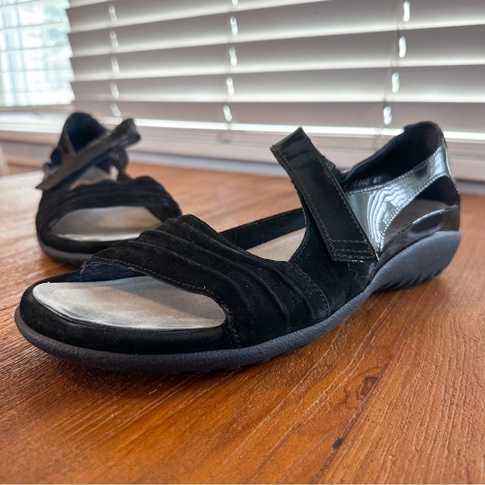 Naot Papaki Black Nubuck Patent Leather Comfort Sandals EU 41 L10 Orthopedic